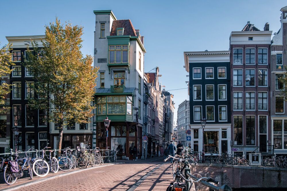 scroll through jordaan & the nine streets