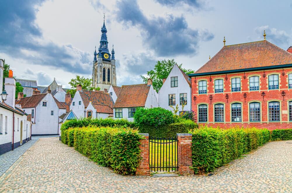 where to relax and feel the city's rhitm